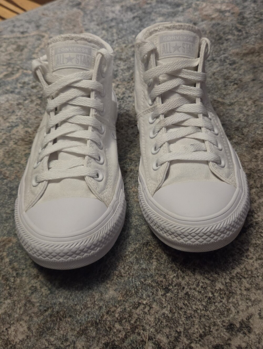 Converse Chuck Taylor All Star Madison Mid Top White Women’s Size 8